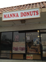 Manna Donuts outside