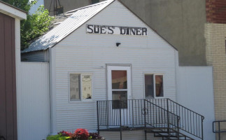 Sue's Diner outside