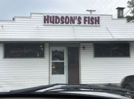 Hudson's Fish Market outside