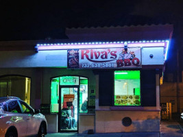 Rivas's Bbq outside