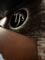 Tj's Restaurant And Bar inside