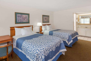 Days Inn By Wyndham Fort Myers Springs Resort inside