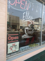 Ellen's Diner outside