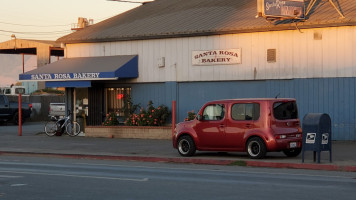 Santa Rosa Bakery outside