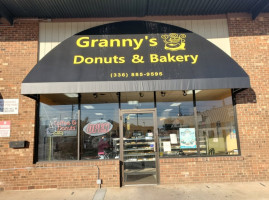 Granny's Donuts Bakery food