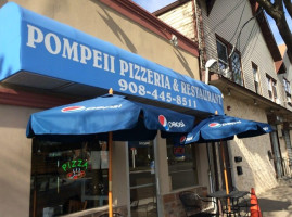 Pompeii Pizza outside