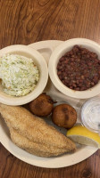 Carlile’s Barbecue food