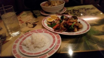 Ming's Cuisine food