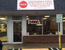 San Panini's Pizza outside