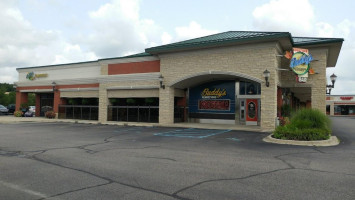 Buddy's Pizza Shelby Township outside