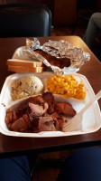 Uncle Henry’s Bbq food