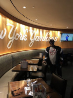 Hard Rock Cafe Yankee Stadium food