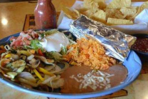 Los Agaves Mexican Grill food