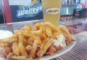 Jed's Maumee food