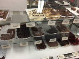 Faroh's Candies And Gifts food