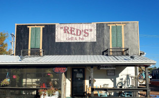 Red's Grill Pub inside