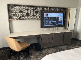 Bridgewater Marriott Concierge Lounge inside