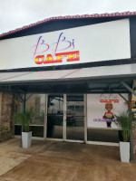 Bb's Cafe outside