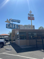 Zingo's Cafe outside
