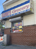 Glennys Grocery outside