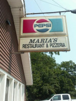 Maria's Pizza outside