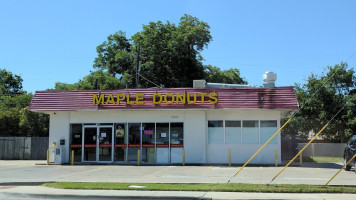 Maple Donuts outside