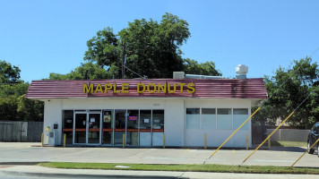 Maple Donuts outside