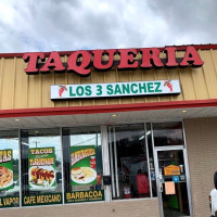 Los 3 Sanchez Taqueria outside