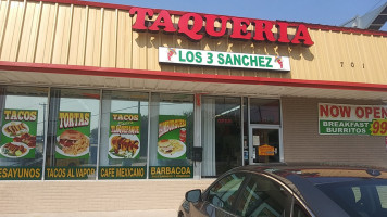 Los 3 Sanchez Taqueria outside