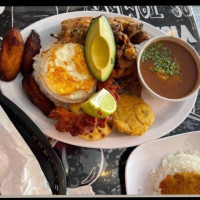 Ritchie's Colombian food