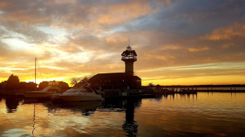 Perry's Landing Marina outside