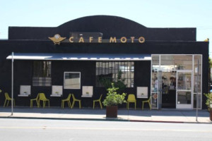 Cafe Moto outside