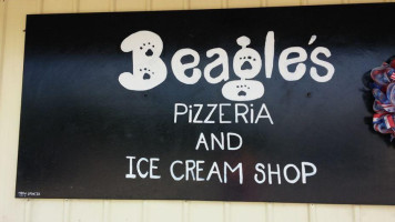 Beagle's Pizzeria inside