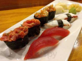 Sushi Tomi food