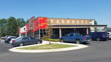 Farmhaus Burger outside