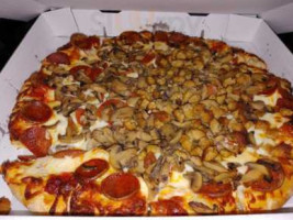 Deschner's Pizza food
