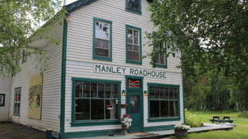 Manley Lodge And Roadhouse outside