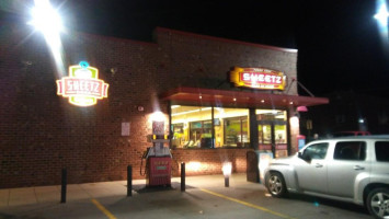 Sheetz outside