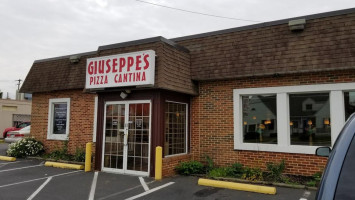 Giuseppe's Pizza Cantina outside