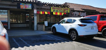 Birrieria Tacos Mi Negra outside