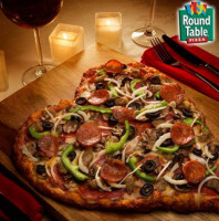 Round Table Pizza food