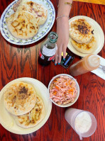 Los Cocos Salvadorian food