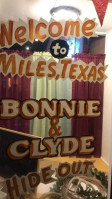 Boonie And Clyde Saloon And Cafe food