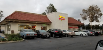 In-n-out Burger outside