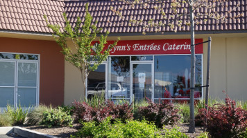 Lynn's Entrees Catering outside
