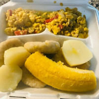 Iwayne's Caribbean Kitchen food