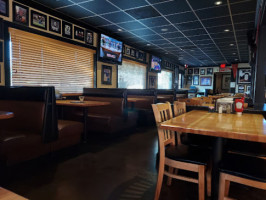 The Dugout Sports Grill food