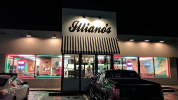 Illiano's And Pizzeria inside
