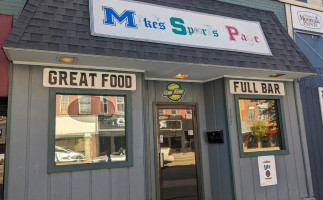 Mike's Sports Page outside