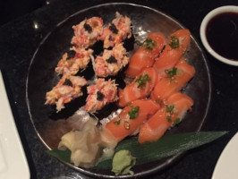 Sushi Den food